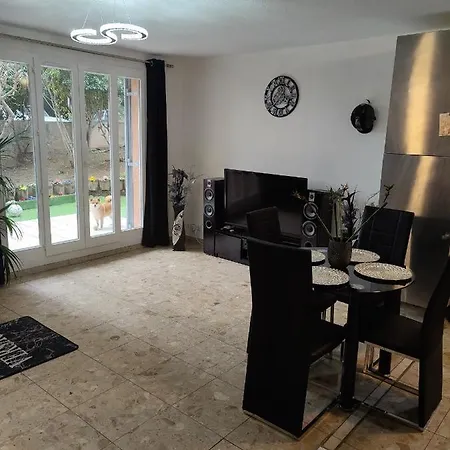 T2 Avec Piscine Et Jacuzzi A Grimaud
