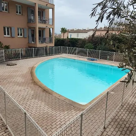 T2 Avec Piscine Et Jacuzzi A Apartmán Grimaud