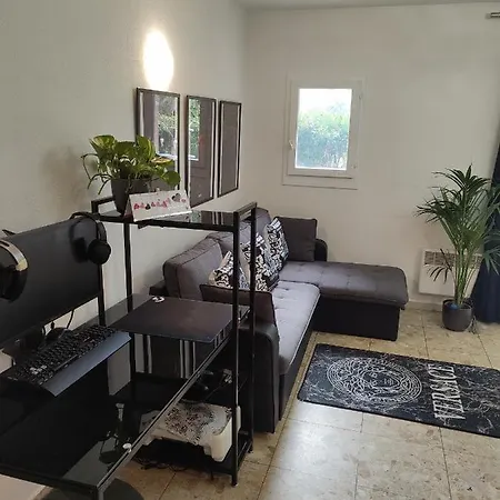 Apartment T2 Avec Piscine Et Jacuzzi A Grimaud
